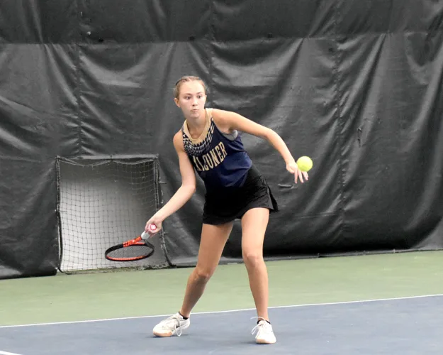 Falconer's Brainard retains CCAA singles title